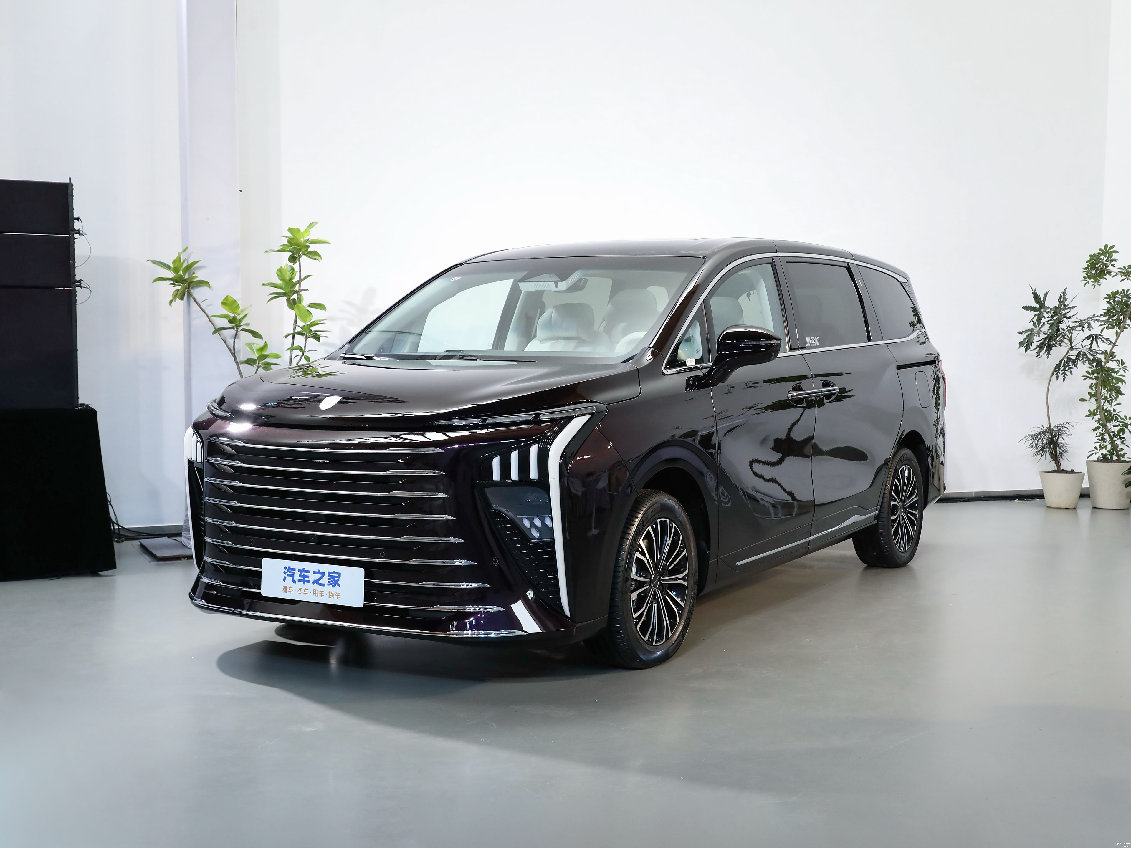 FORTHING  XING HAI V9 1.5TD  200km  